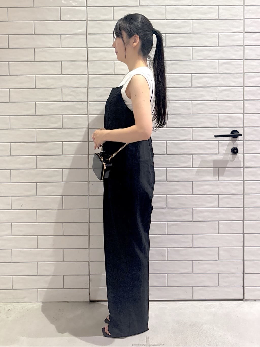 ayumiさんの「OPAQUE.CLIP｜《STORY掲載》サイドオープンカットサロペット【洗える】」を使ったコーディネート