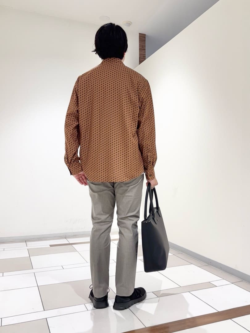 及川さんの「TAKEO KIKUCHI｜ボーラーハット柄 長袖シャツ」を使ったコーディネート