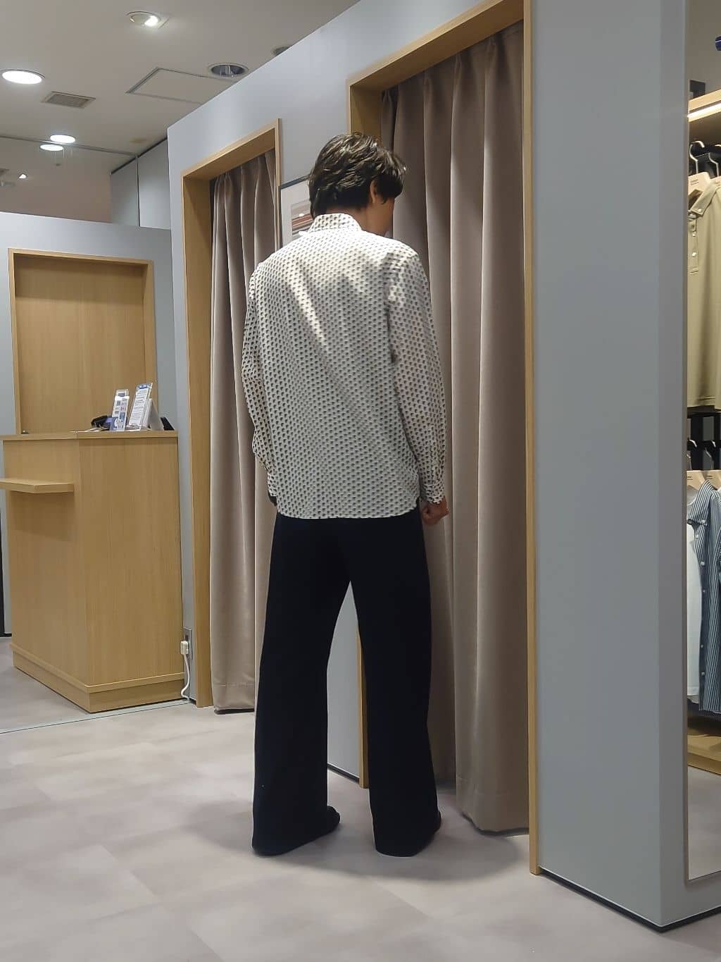 kawamuさんの「TAKEO KIKUCHI｜ボーラーハット柄 長袖シャツ」を使ったコーディネート