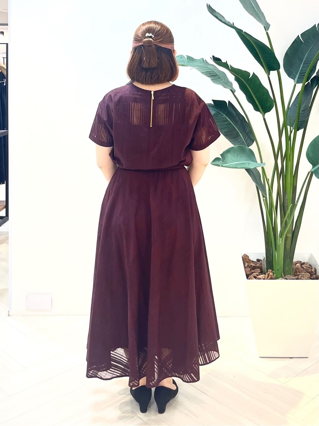 Tomoさんの「UNTITLED｜【セットアップ可/エレガント】シアーチェックTブラウス」を使ったコーディネート