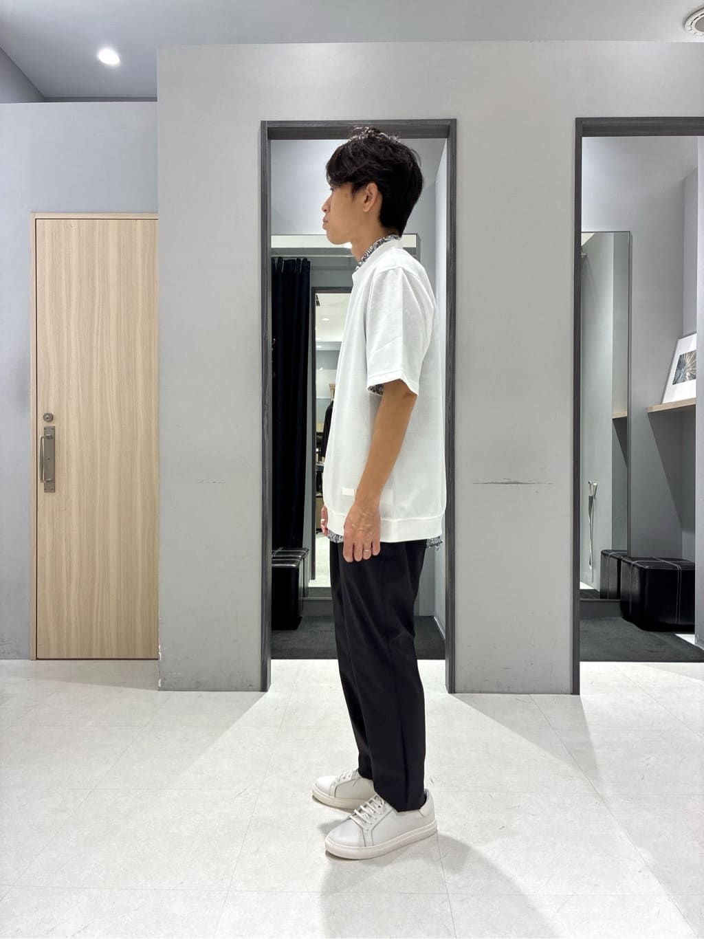 わいずみさんの「TAKEO KIKUCHI｜【3Dナイロンストレッチ】スリムイージーパンツ」を使ったコーディネート
