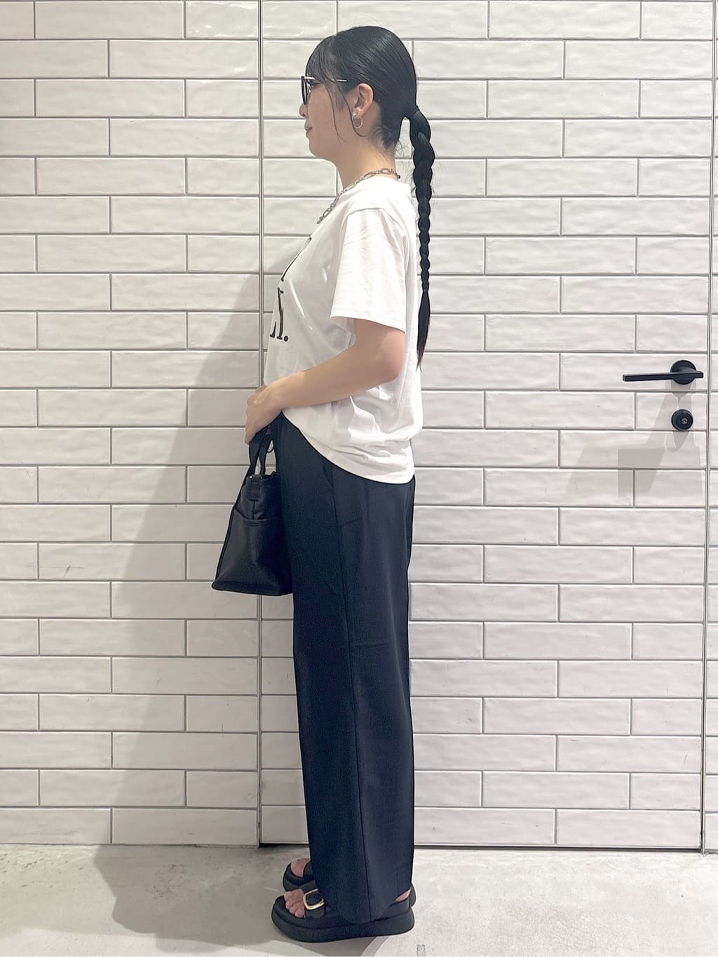 ayumiさんの「OPAQUE.CLIP｜ロゴプリントTシャツ【洗濯機洗い可】」を使ったコーディネート