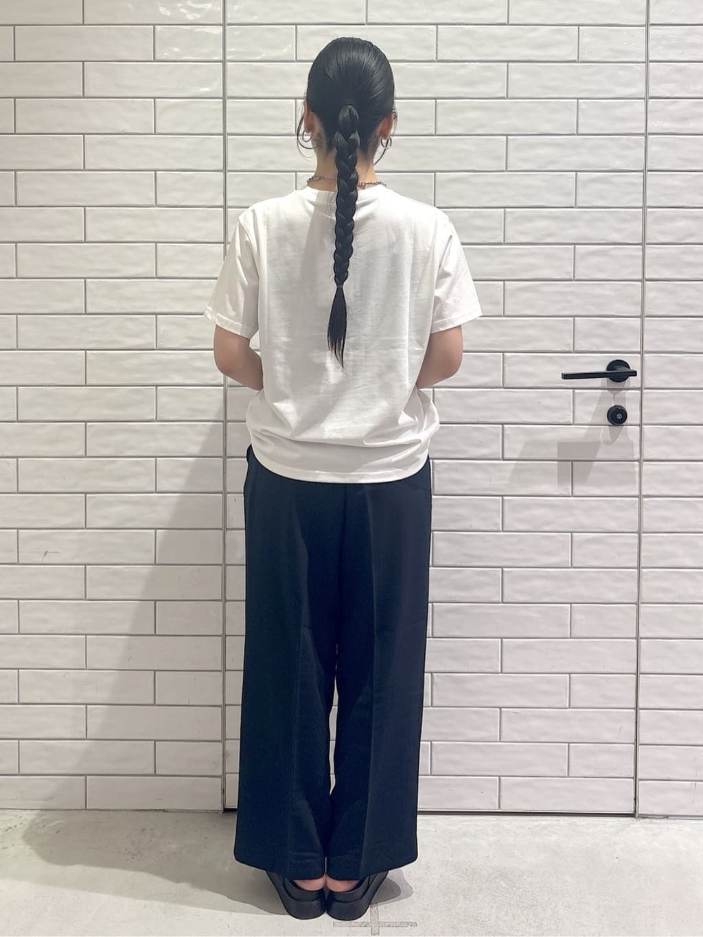 ayumiさんの「OPAQUE.CLIP｜ロゴプリントTシャツ【洗濯機洗い可】」を使ったコーディネート