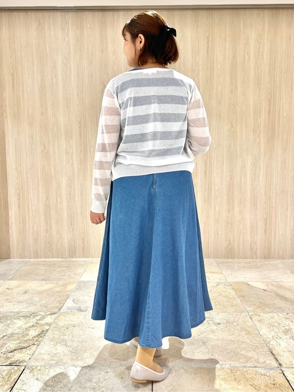 ARISAさんの「grove｜シアーボーダーカーディガン」を使ったコーディネート