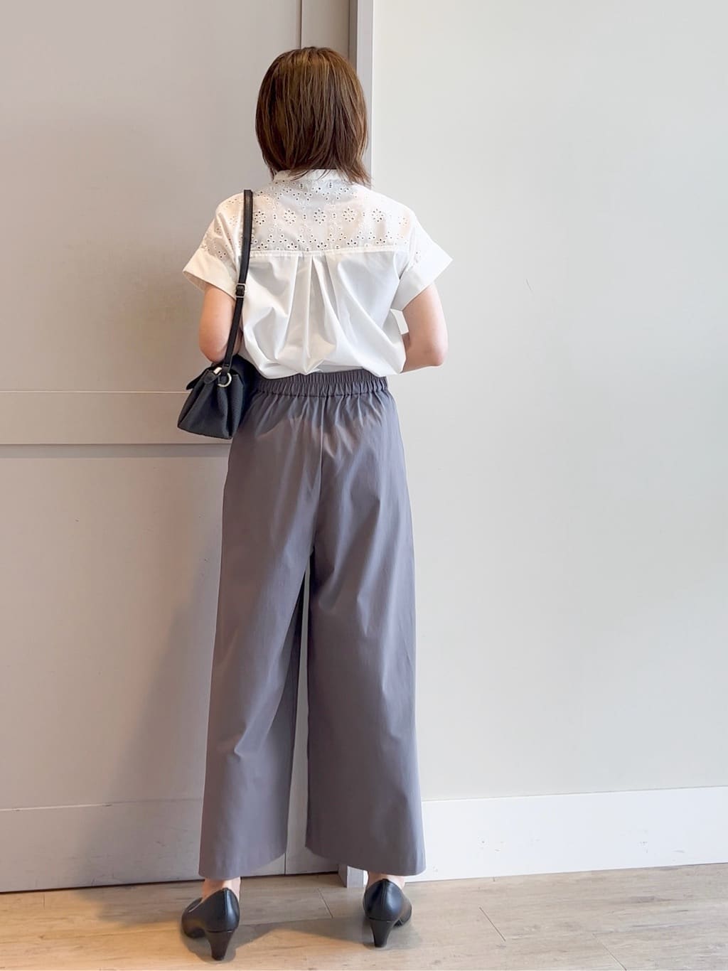 yamakoさんの「grove｜涼やかさと上品さを兼ね備えた　レースシャツブラウス」を使ったコーディネート