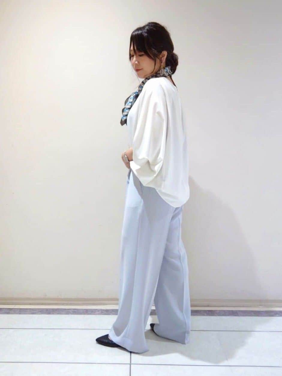 TOMOMIさんの「INDIVI｜【着る日傘／遮熱／UVケア】ワイドパンツ」を使ったコーディネート