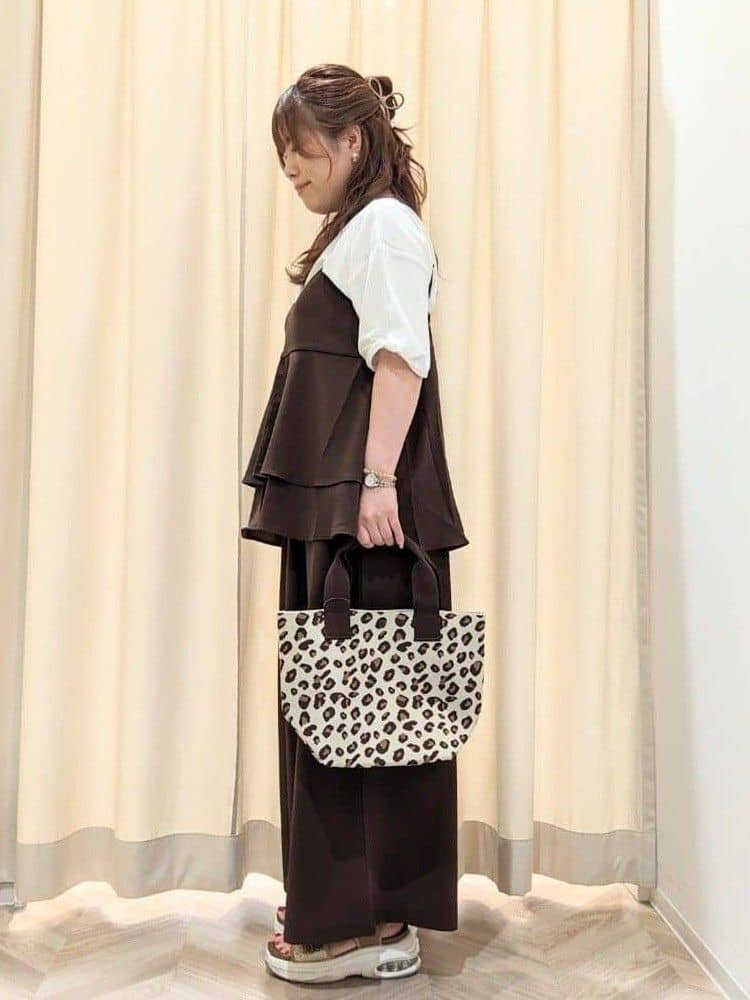 うっちーさんの「SHOO･LA･RUE｜【ひんやり/洗える/S-LL】袖ねじりシルケットトップス」を使ったコーディネート