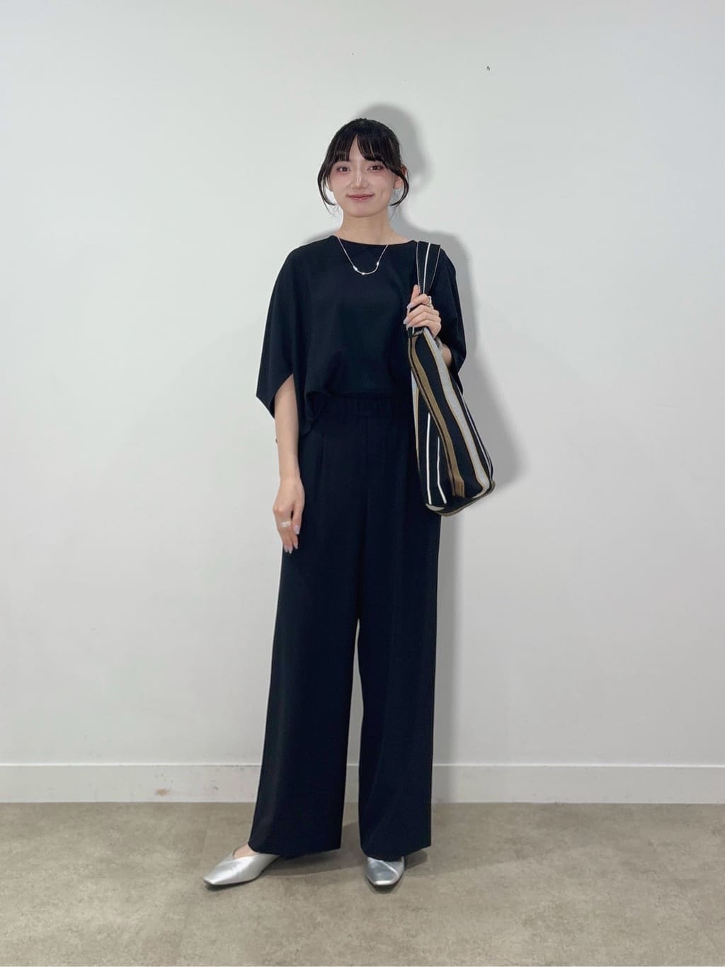 ibukiさんの「INDIVI｜【体型カバー/SETUP可能】ジョーゼット　ドルマンブラウス」を使ったコーディネート