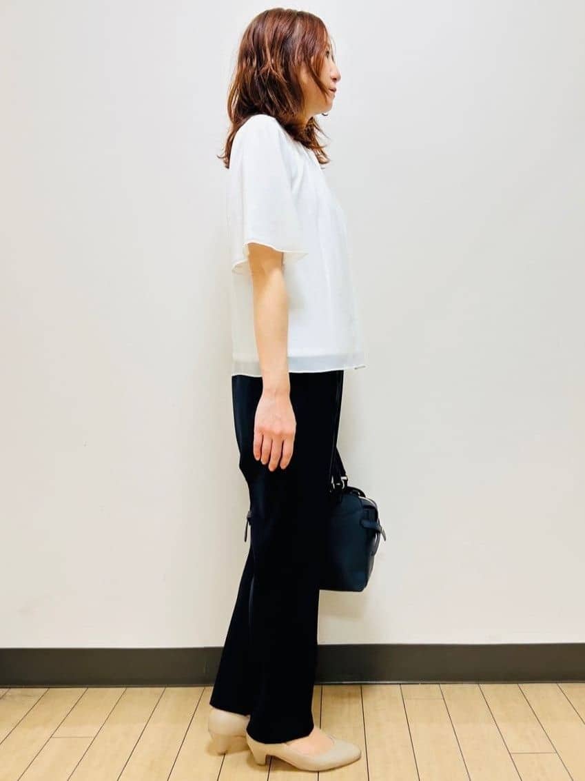 miiiさんの「Reflect｜【一枚着で着映え◎／ジャケットのインナーにも】フロント開きブラウス」を使ったコーディネート
