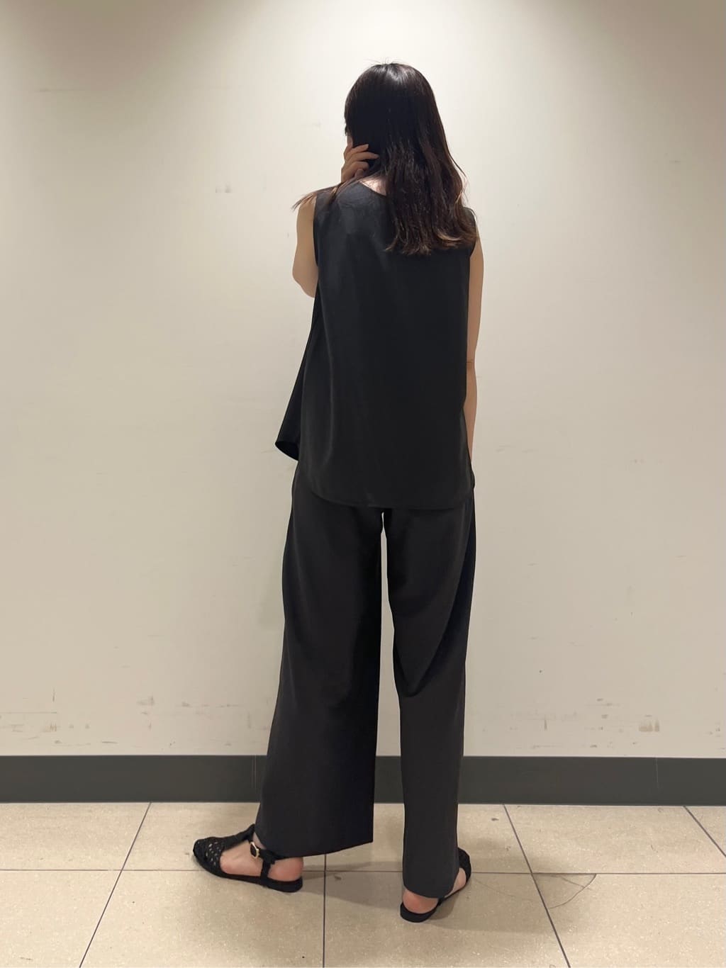 shokoさんの「INDIVI｜【体型カバー/SETUP可能】ジョーゼット　ドルマンブラウス」を使ったコーディネート