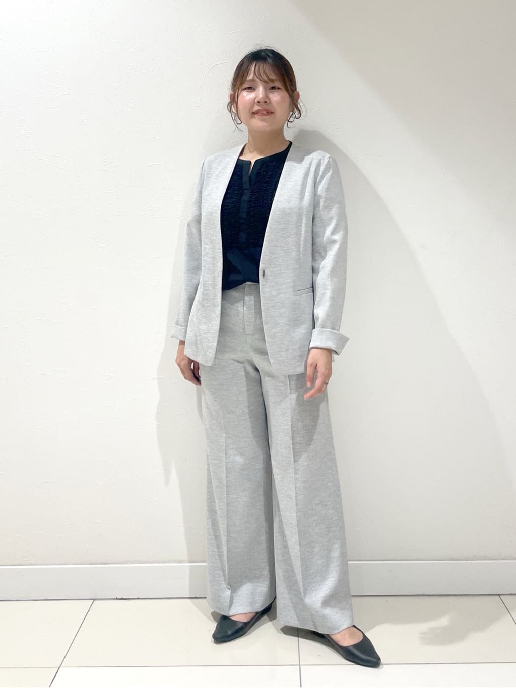 YUUKIさんの「INDIVI｜【洗える】胸元タックフリルブラウス」を使ったコーディネート