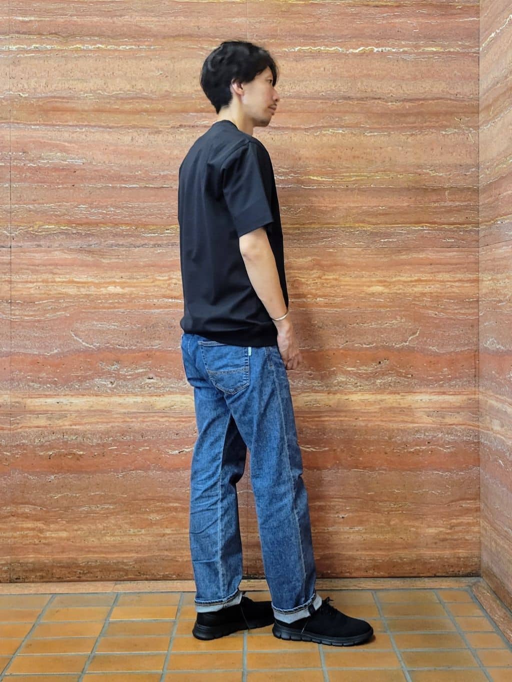 piroyaさんの「TAKEO KIKUCHI｜【抗菌防臭／5サイズ展開】ハイゲージポンチ Tシャツ」を使ったコーディネート