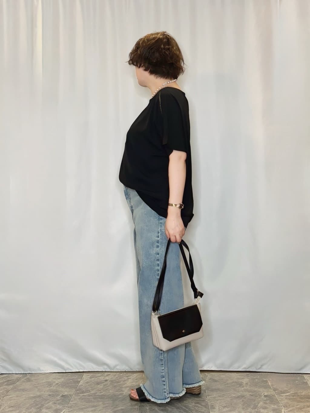 たみさんの「SHOO･LA･RUE｜【S-LL/裏ひんやり/ストレッチ】ワイドストレートデニムパンツ」を使ったコーディネート