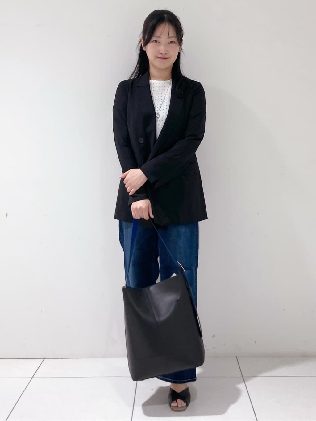 momokoさんの「INDIVI｜【軽く羽織れる！】ダブルジャケット」を使ったコーディネート