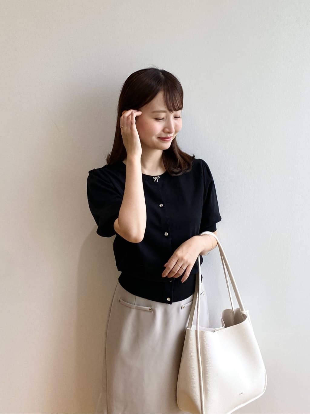 みさかさんの「index｜バックフレアマーメイドスカート【洗濯機洗い可／イージーアイロン】」を使ったコーディネート