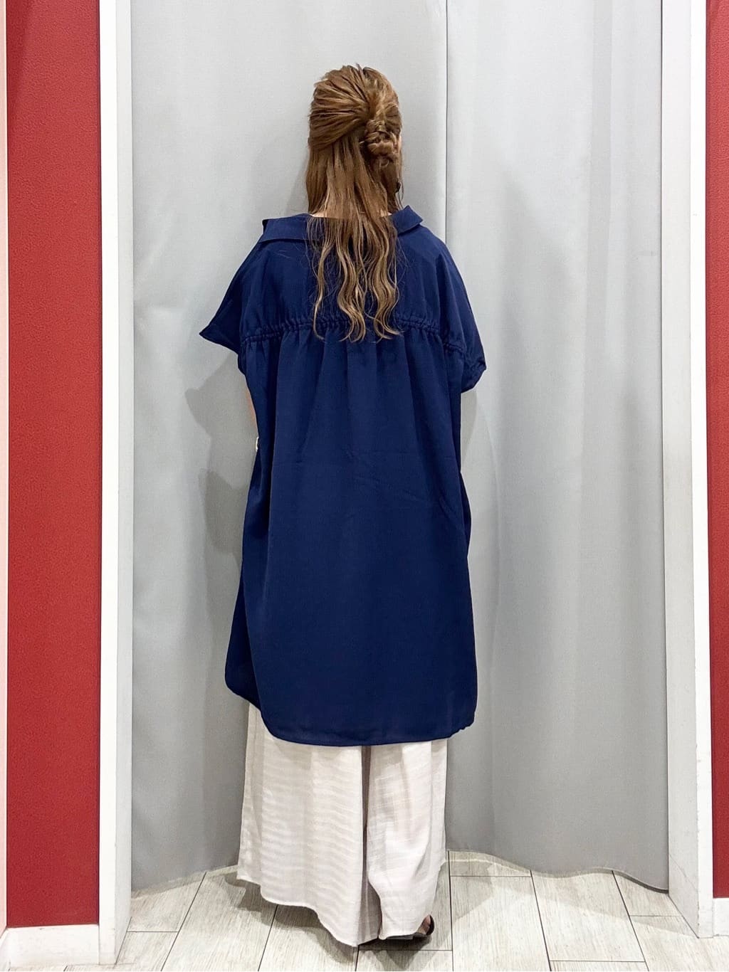 shioさんの「SHOO･LA･RUE｜【S-LL/体型カバー】さらりとしたタッチが心地よい バックギャザーブラウス」を使ったコーディネート