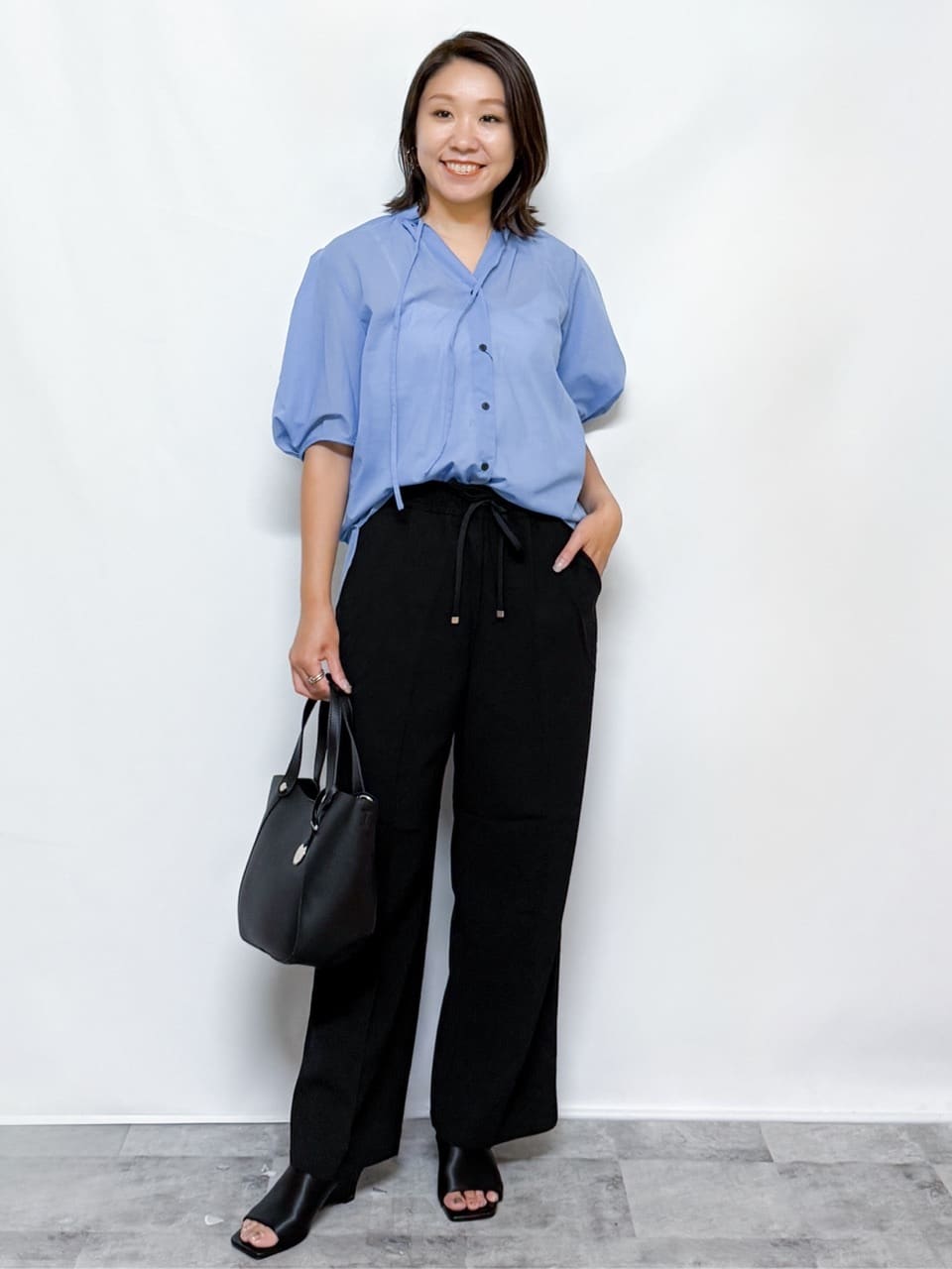 yuka.aさんの「OPAQUE.CLIP｜シアーフリルネックブラウス【洗濯機洗い可】」を使ったコーディネート