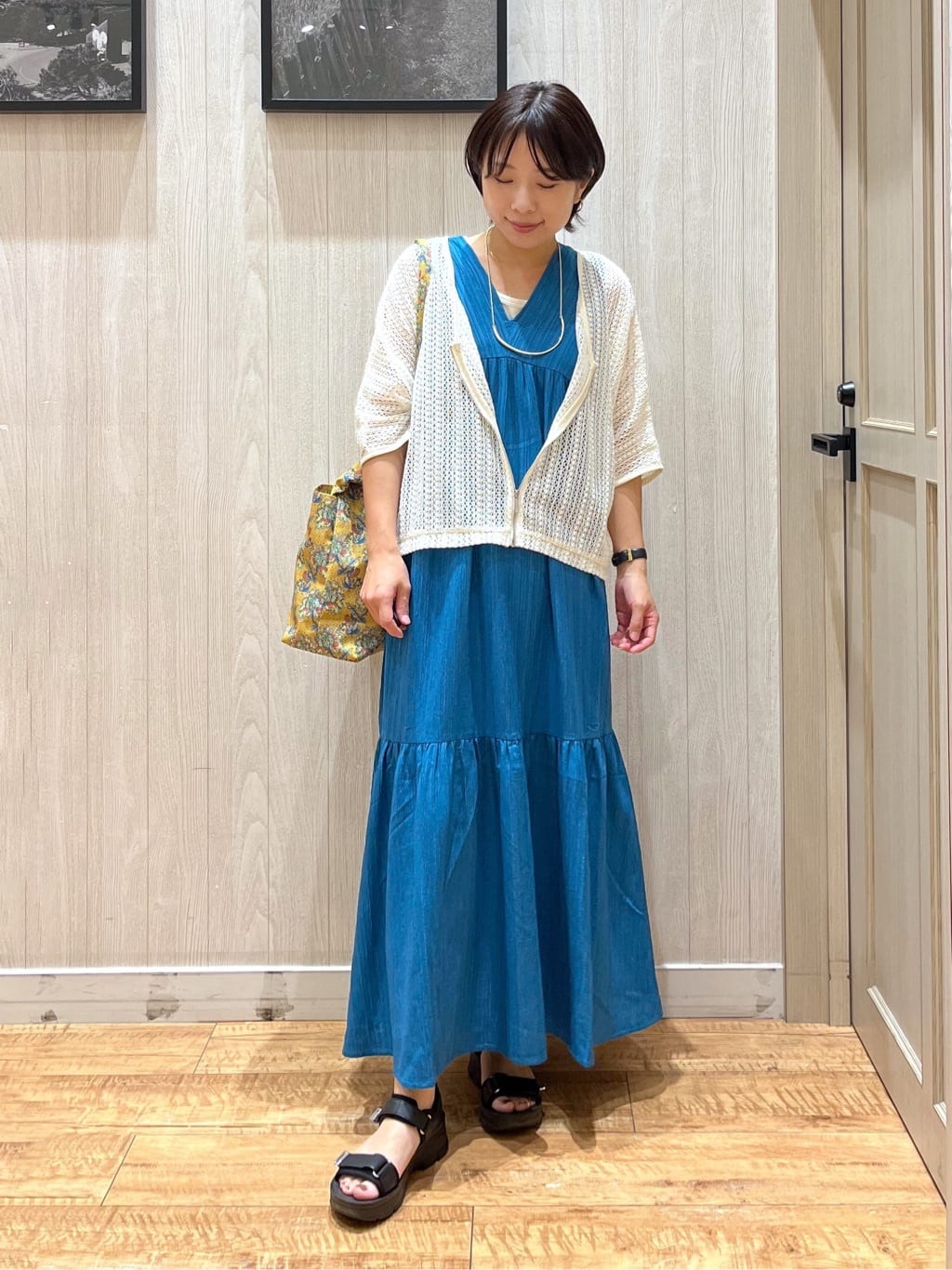 shirayuuuさんの「SHOO･LA･RUE｜【洗える/S-LL】季節の変わり目に 透かし柄が涼やか ジップブルゾン」を使ったコーディネート