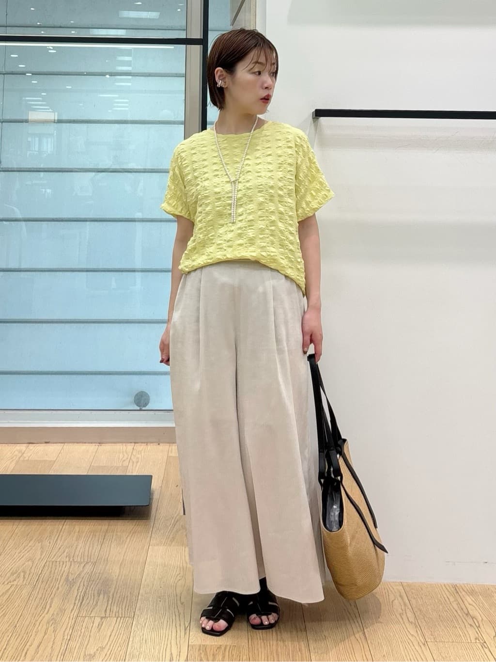 asamiさんの「INDIVI｜【洗える／清涼感◎】ワイドフレアパンツ／スカーチョ」を使ったコーディネート