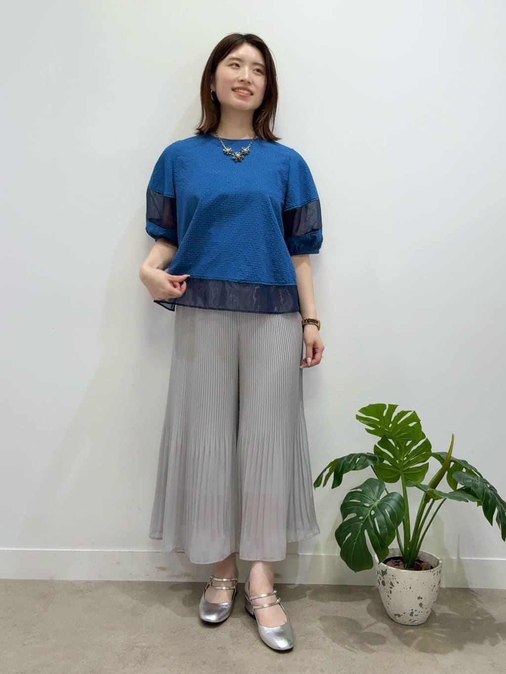 Suma Una本部スタッフさんの「SunaUna｜◆【5分袖】ボリュームパフスリーブトップス」を使ったコーディネート
