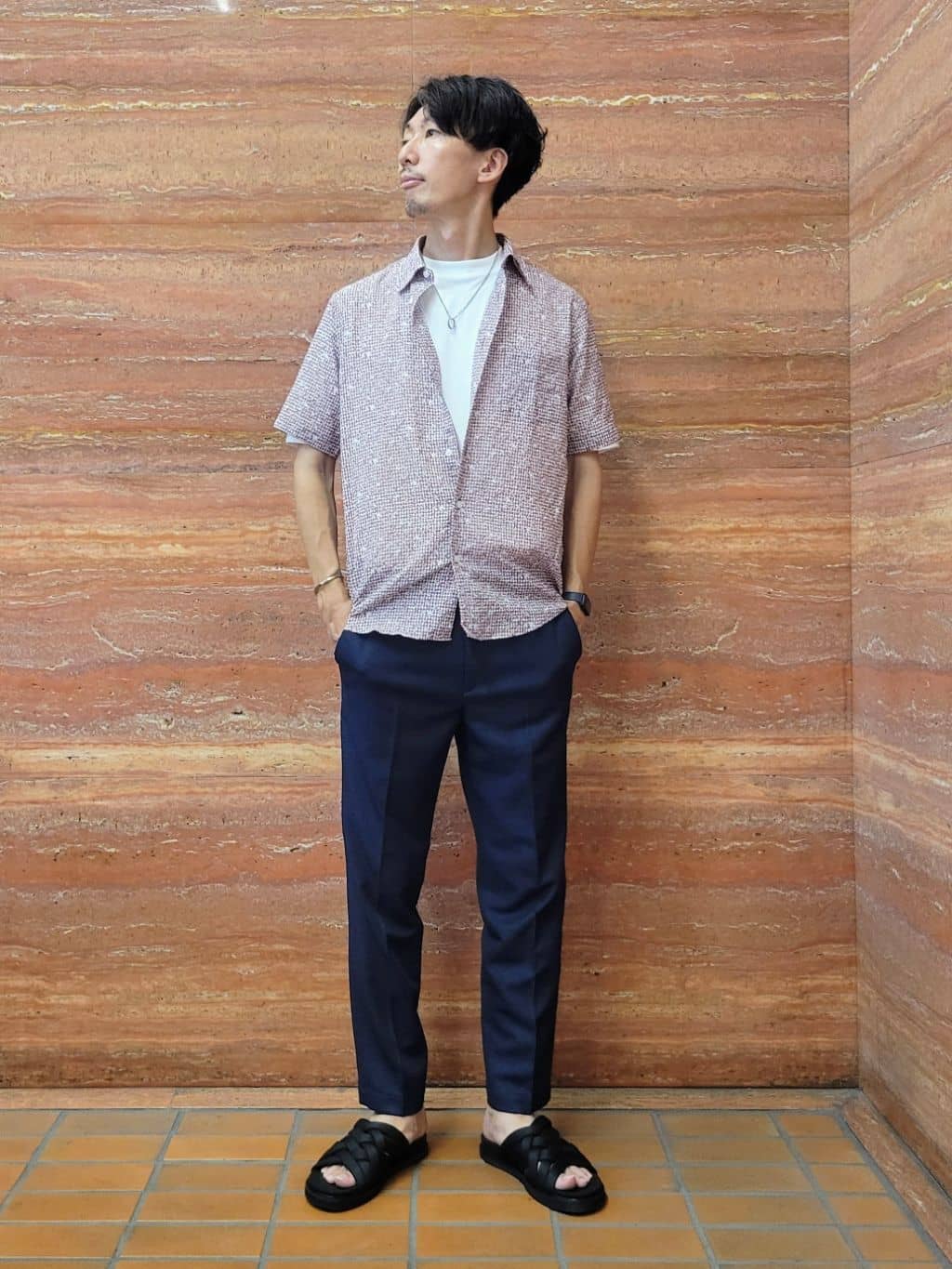 piroyaさんの「TAKEO KIKUCHI｜【抗菌防臭／5サイズ展開】ハイゲージポンチ Tシャツ」を使ったコーディネート
