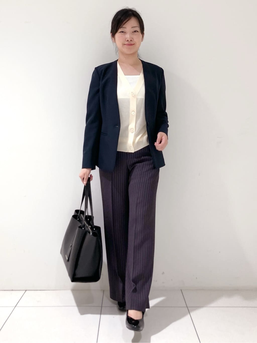 momokoさんの「INDIVI｜【定番スーツ／UVケア／洗える】ウール調ノーカラージャケット」を使ったコーディネート