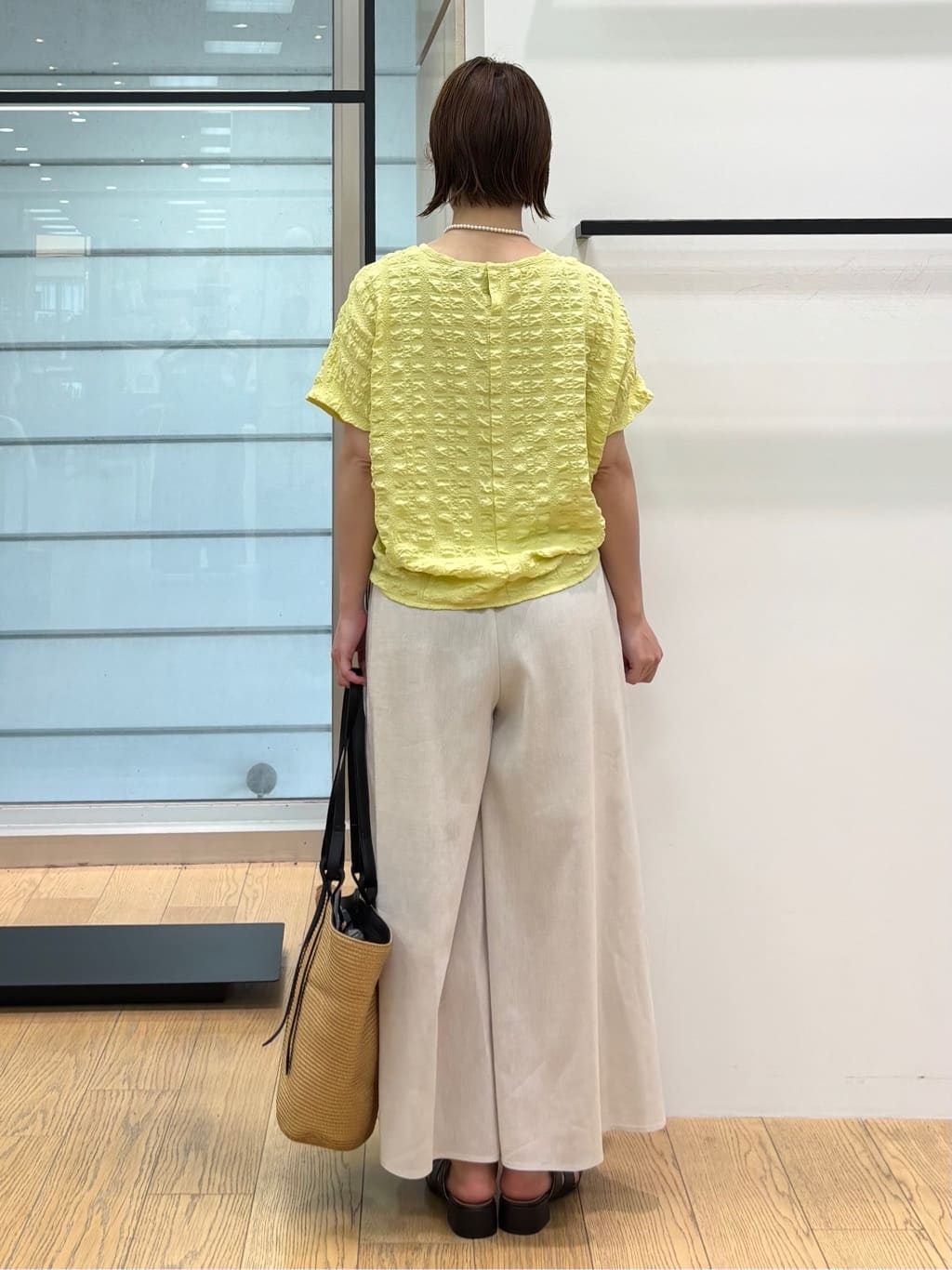 asamiさんの「INDIVI｜【洗える／清涼感◎】ワイドフレアパンツ／スカーチョ」を使ったコーディネート