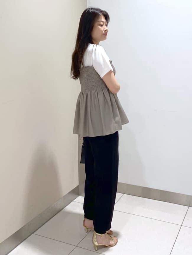 kanaさんの「UNTITLED｜【コットン100/洗える/Tシャツ】シャーリングドッキングペプラム」を使ったコーディネート