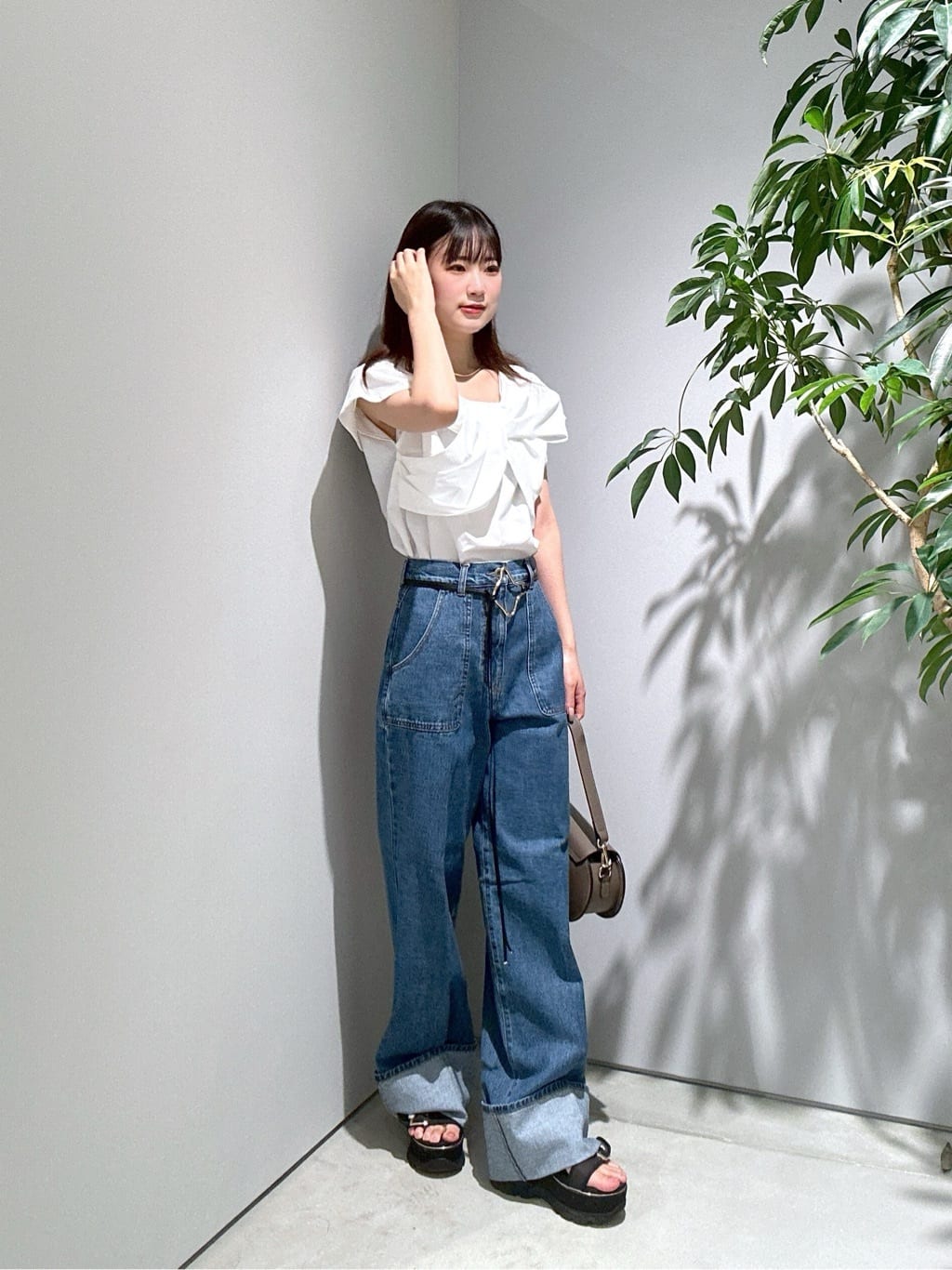 Renoさんの「INDIVI｜ロールアップデニム」を使ったコーディネート