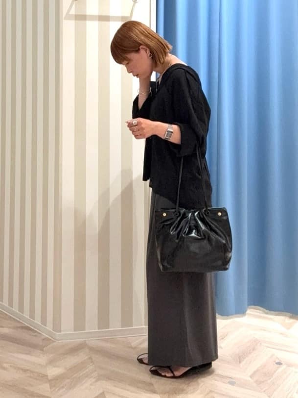 えみ子さんの「SHOO･LA･RUE｜【セットアップ可/ひんやり】下半身カバーにも タックスカーチョ」を使ったコーディネート