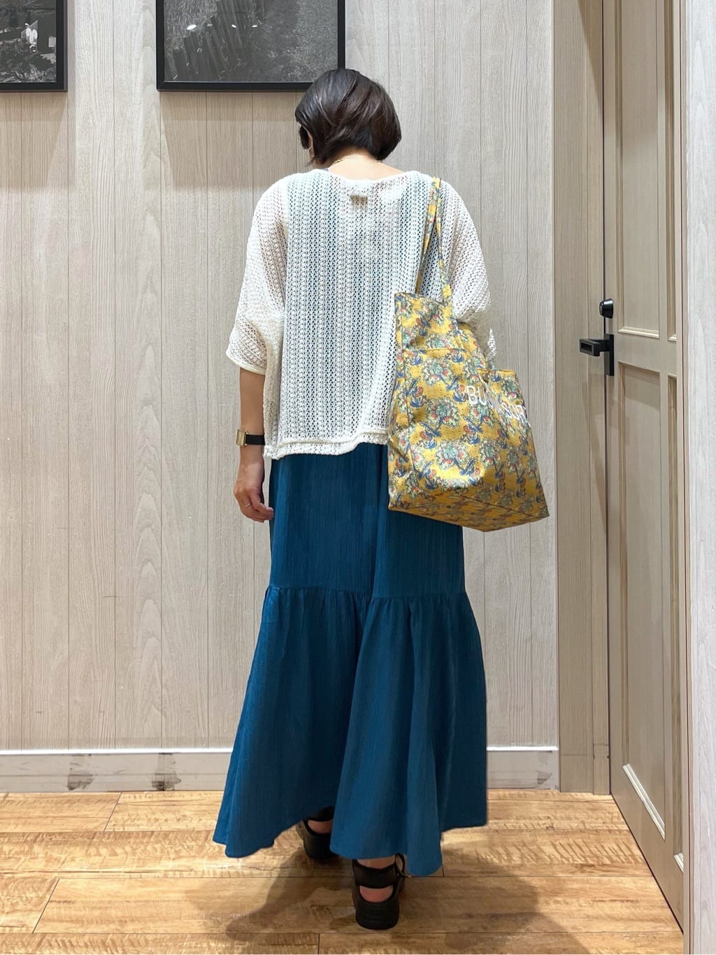 shirayuuuさんの「SHOO･LA･RUE｜【洗える/S-LL】季節の変わり目に 透かし柄が涼やか ジップブルゾン」を使ったコーディネート