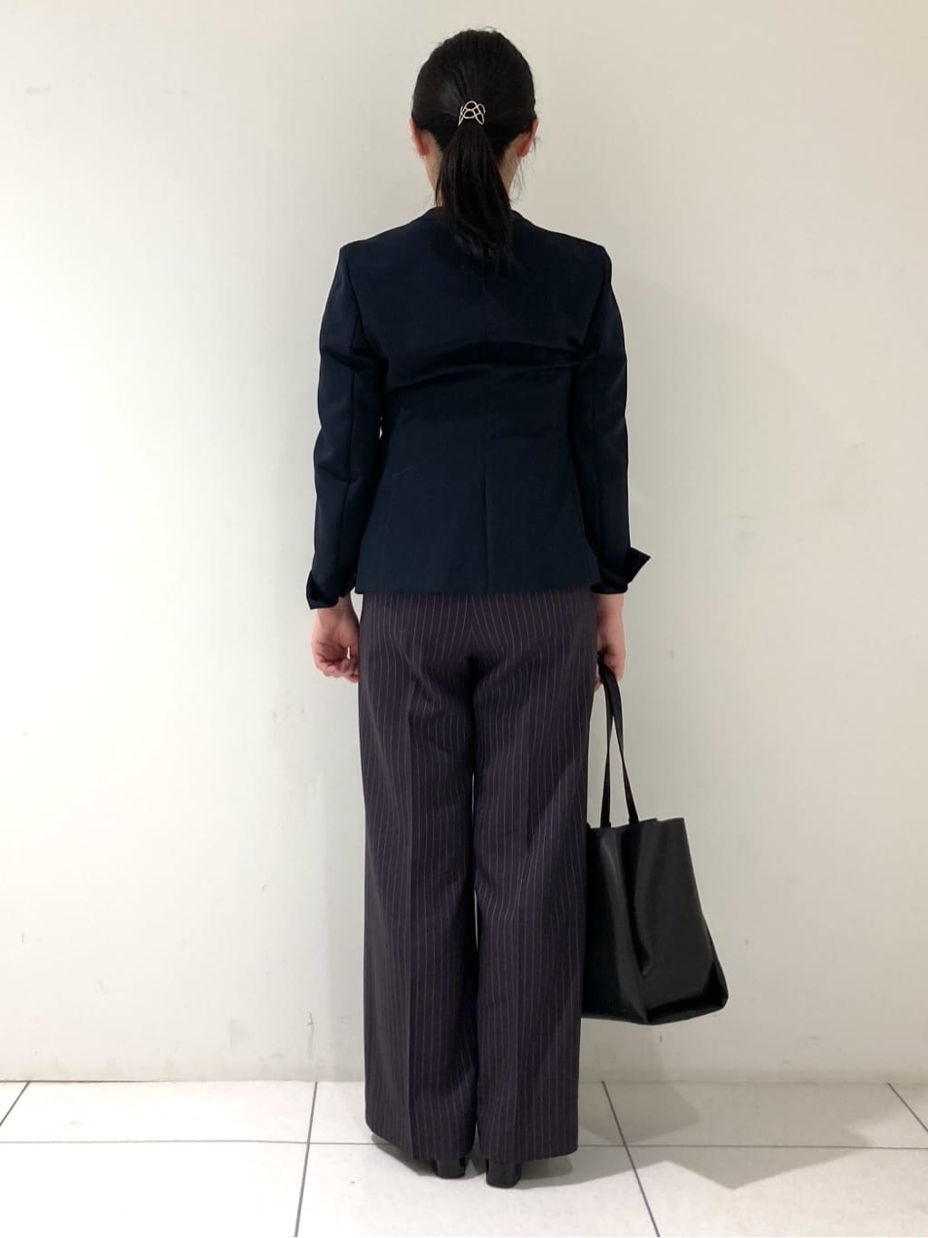 momokoさんの「INDIVI｜【定番スーツ／UVケア／洗える】ウール調ノーカラージャケット」を使ったコーディネート