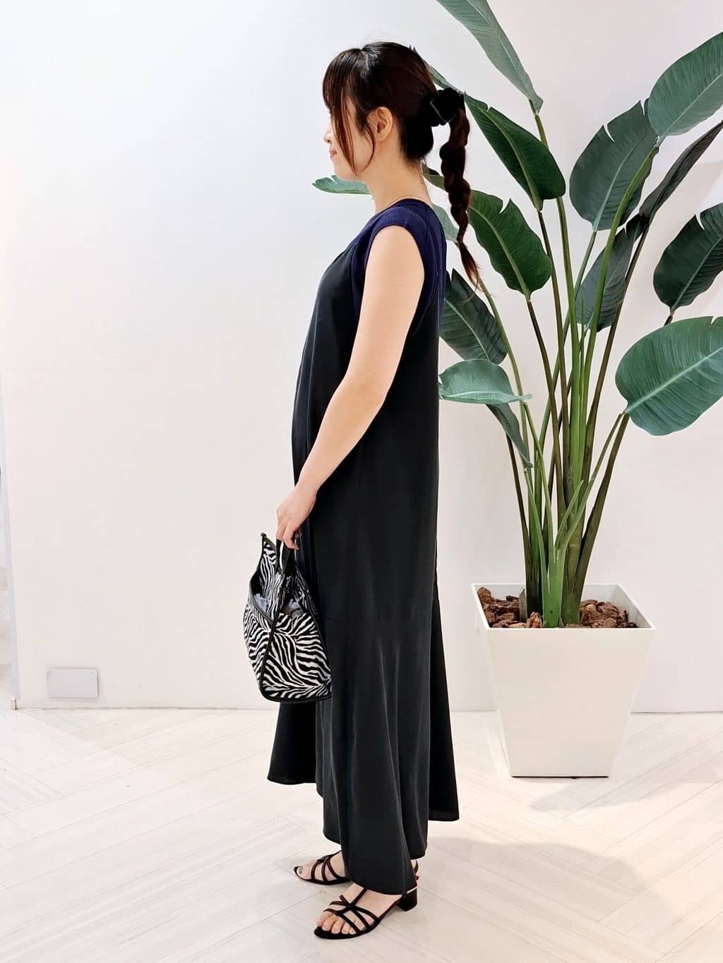 YuKaRiさんの「UNTITLED｜【アンサンブル可/洗える】シアーノースリーブ プルオーバー」を使ったコーディネート