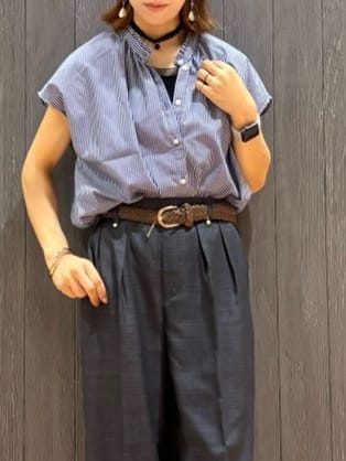 meiさんの「SHOO･LA･RUE｜【洗える/S-LL】プチフリル襟が女性らしい フレンチスリーブシャツ」を使ったコーディネート