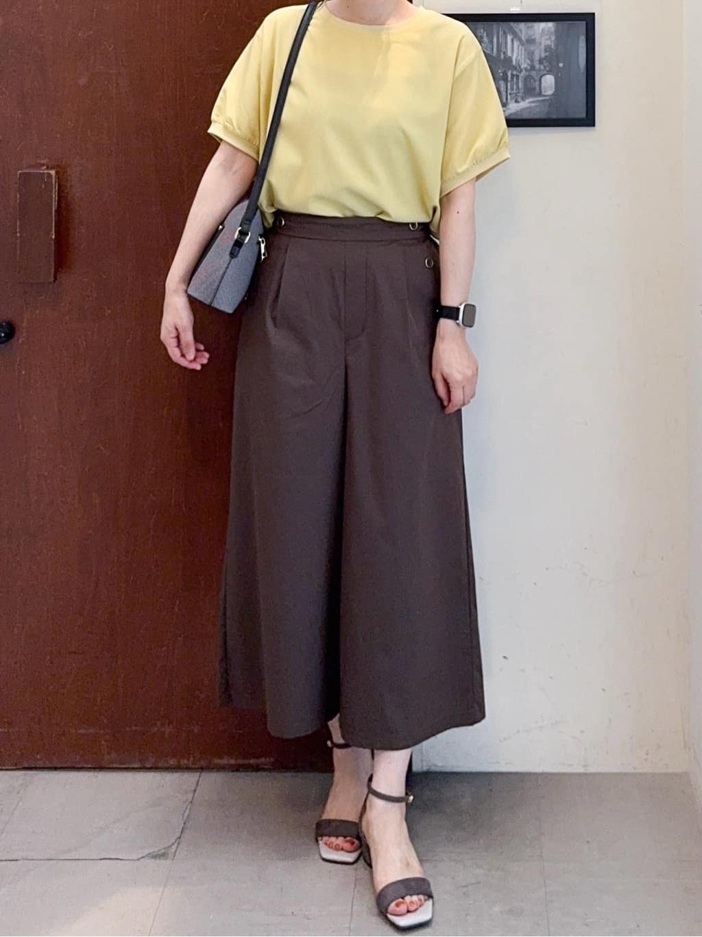 𝐇𝐢𝐫𝐨𝐦𝐢さんの「SHOO･LA･RUE｜【ひんやり/洗濯後しわになりにくい】リブ切り替えドルマンブラウス」を使ったコーディネート