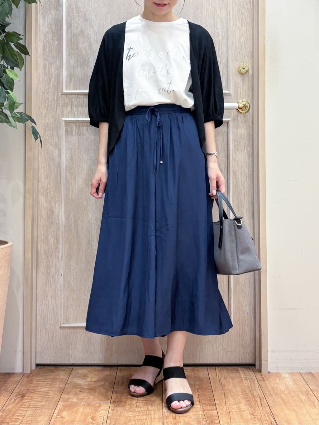 なみさんの「SHOO･LA･RUE｜【UV/さらさらタッチ】女性らしさ漂う 5分袖ボレロカーディガン」を使ったコーディネート