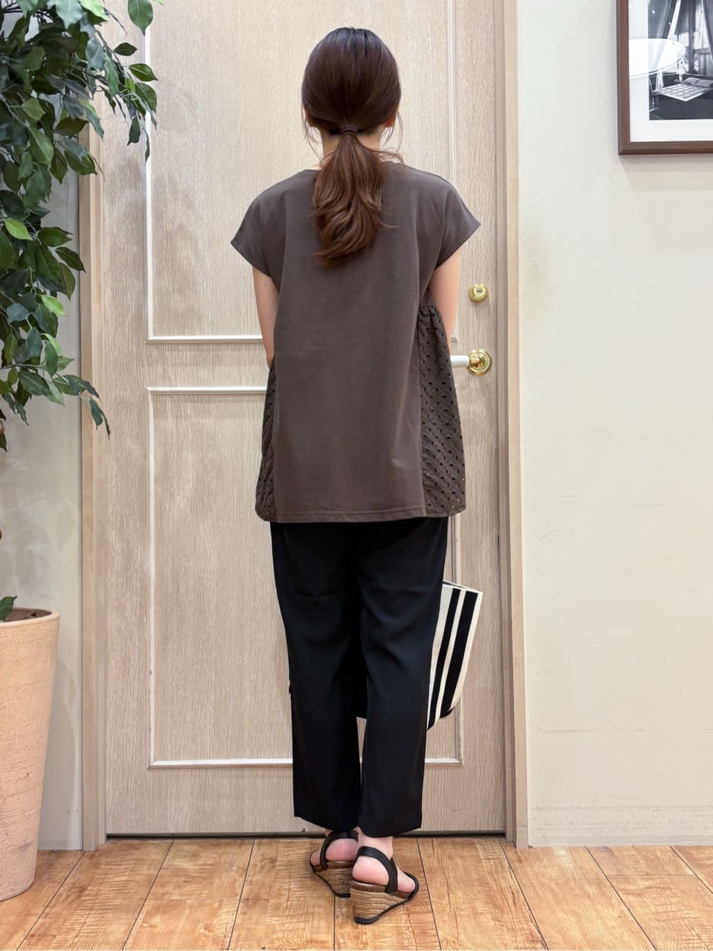 なみさんの「SHOO･LA･RUE｜【S-LL/体型カバー】インせずサマ見え レースドッキングトップス」を使ったコーディネート