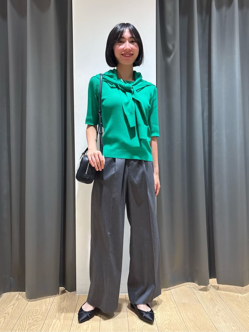 Yoshimiさんの「INDIVI｜【インナーで活躍／アンサンブル】クルーネック半袖ニット」を使ったコーディネート