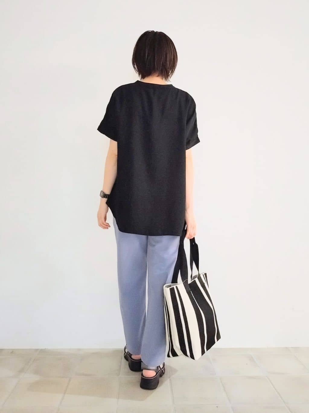miomioさんの「SHOO･LA･RUE｜【洗える/プチプラ】大人の抜け感をプラスする バンドカラーシャツ」を使ったコーディネート