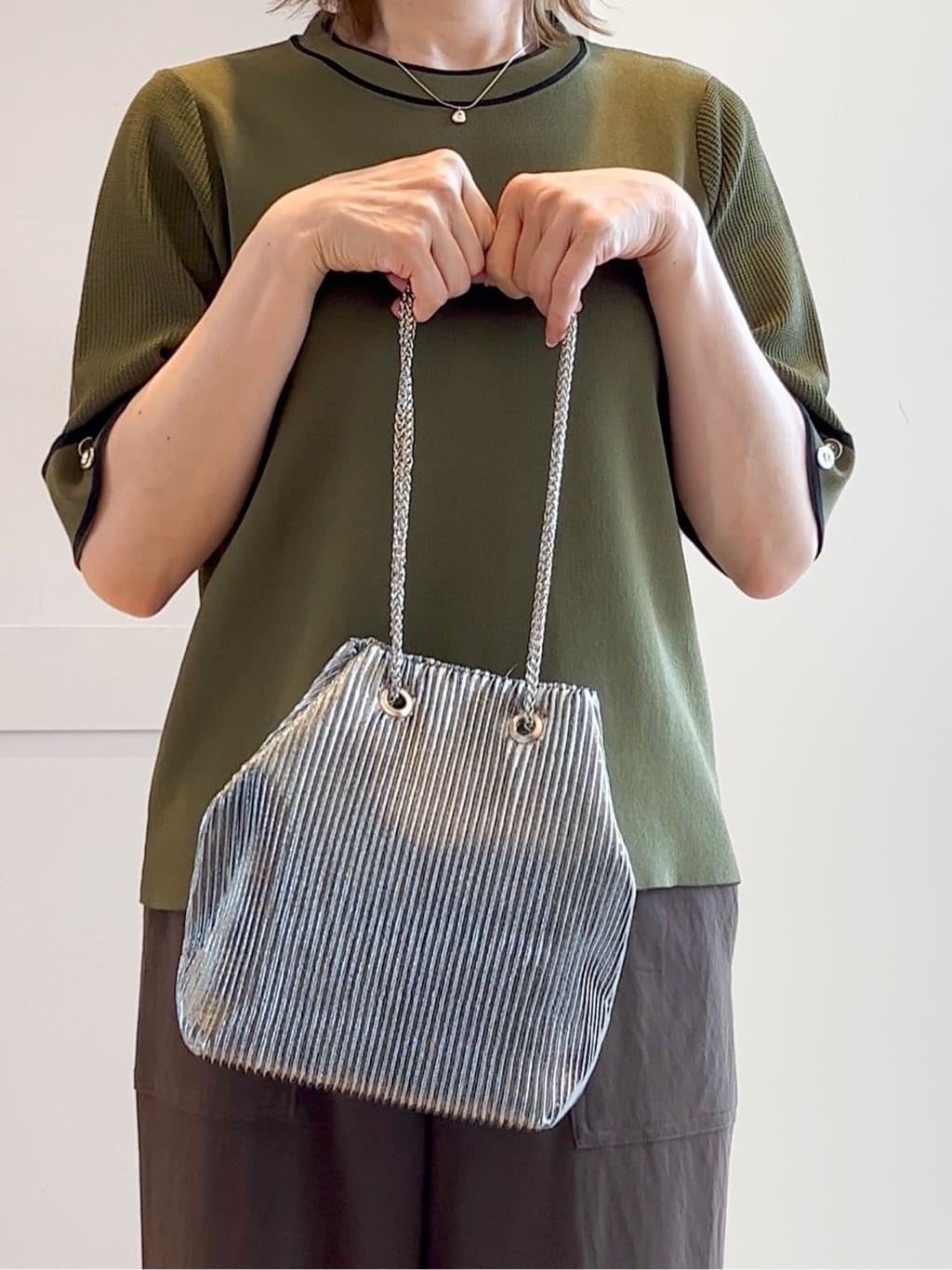 yamakoさんの「grove｜【接触冷感】見た目はきちんと、着心地はらくちん クロップドベイカーパンツ」を使ったコーディネート