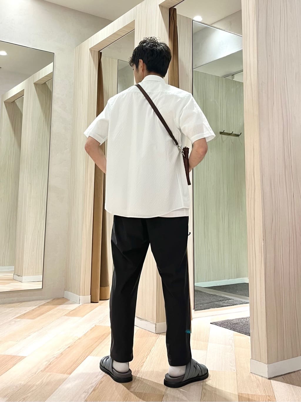 URAさんの「TAKEO KIKUCHI｜【COOL CITY WEAR】エアートール パンツ /接触冷感・通気性」を使ったコーディネート