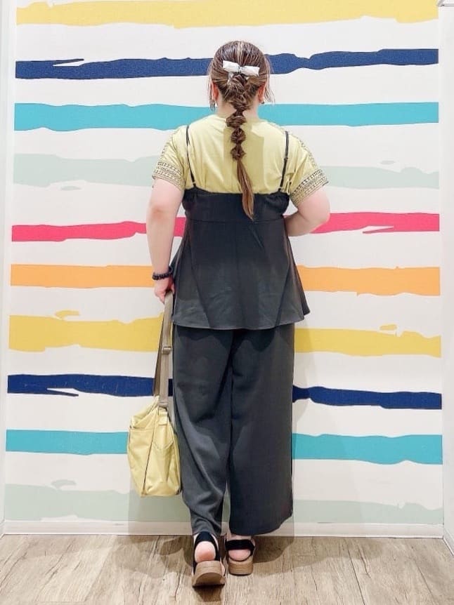 Peeさんの「SHOO･LA･RUE｜【S-LL/セットアップ可/ひんやり】女性らしさ溢れる ティアードキャミソール」を使ったコーディネート