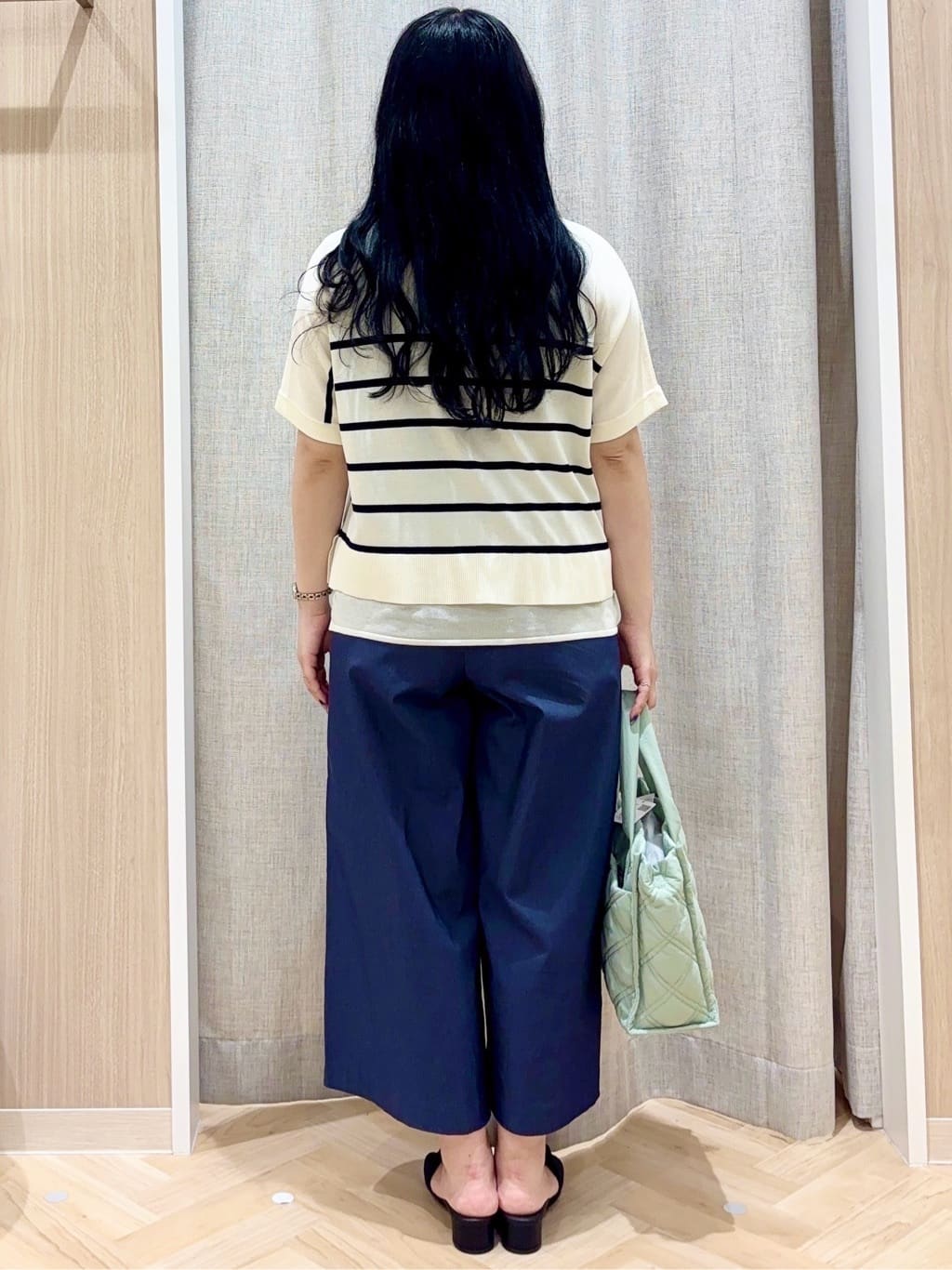 minamiさんの「grove｜サマーハイパーストレッチワイドパンツ」を使ったコーディネート