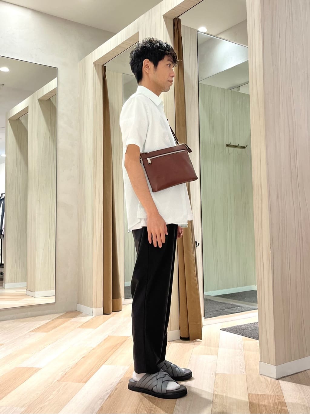 URAさんの「TAKEO KIKUCHI｜【COOL CITY WEAR】エアートール パンツ /接触冷感・通気性」を使ったコーディネート