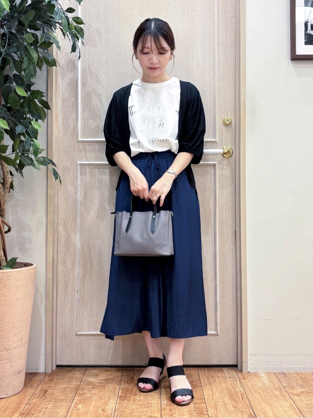 なみさんの「SHOO･LA･RUE｜【UV/さらさらタッチ】女性らしさ漂う 5分袖ボレロカーディガン」を使ったコーディネート