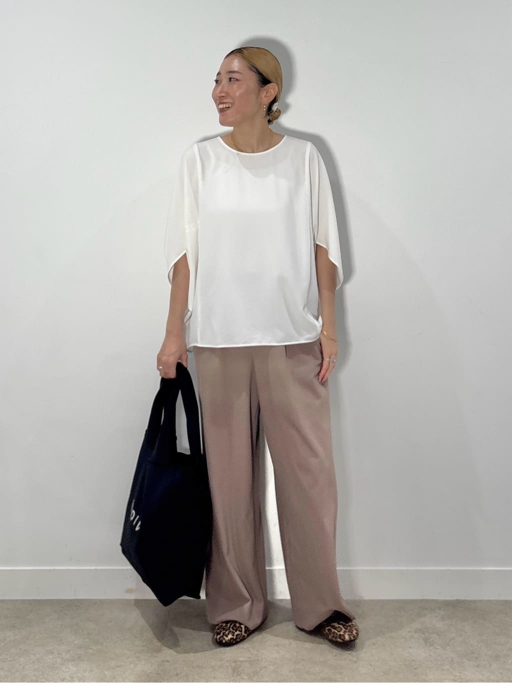 kotakiさんの「INDIVI｜【UVケア／SETUP可能】エアリージョーゼット ワイドパンツ」を使ったコーディネート