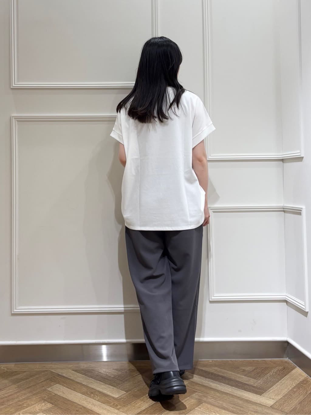 muuさんの「SHOO･LA･RUE｜【S-LL/汗ジミ軽減/ひんやり/UV】体型カバーに タック入りドルマントップス」を使ったコーディネート