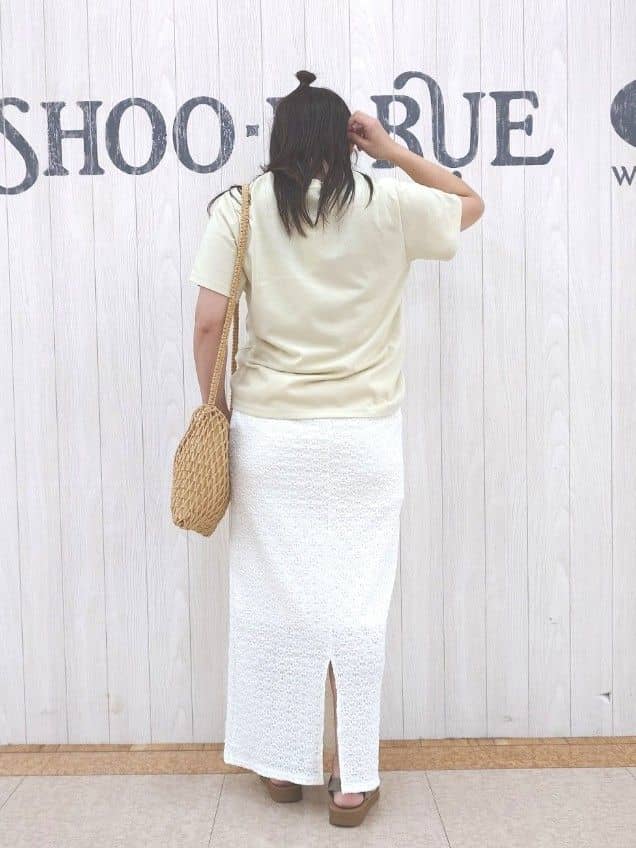 とろろさんの「SHOO･LA･RUE｜アンクルゴムフラットサンダル」を使ったコーディネート