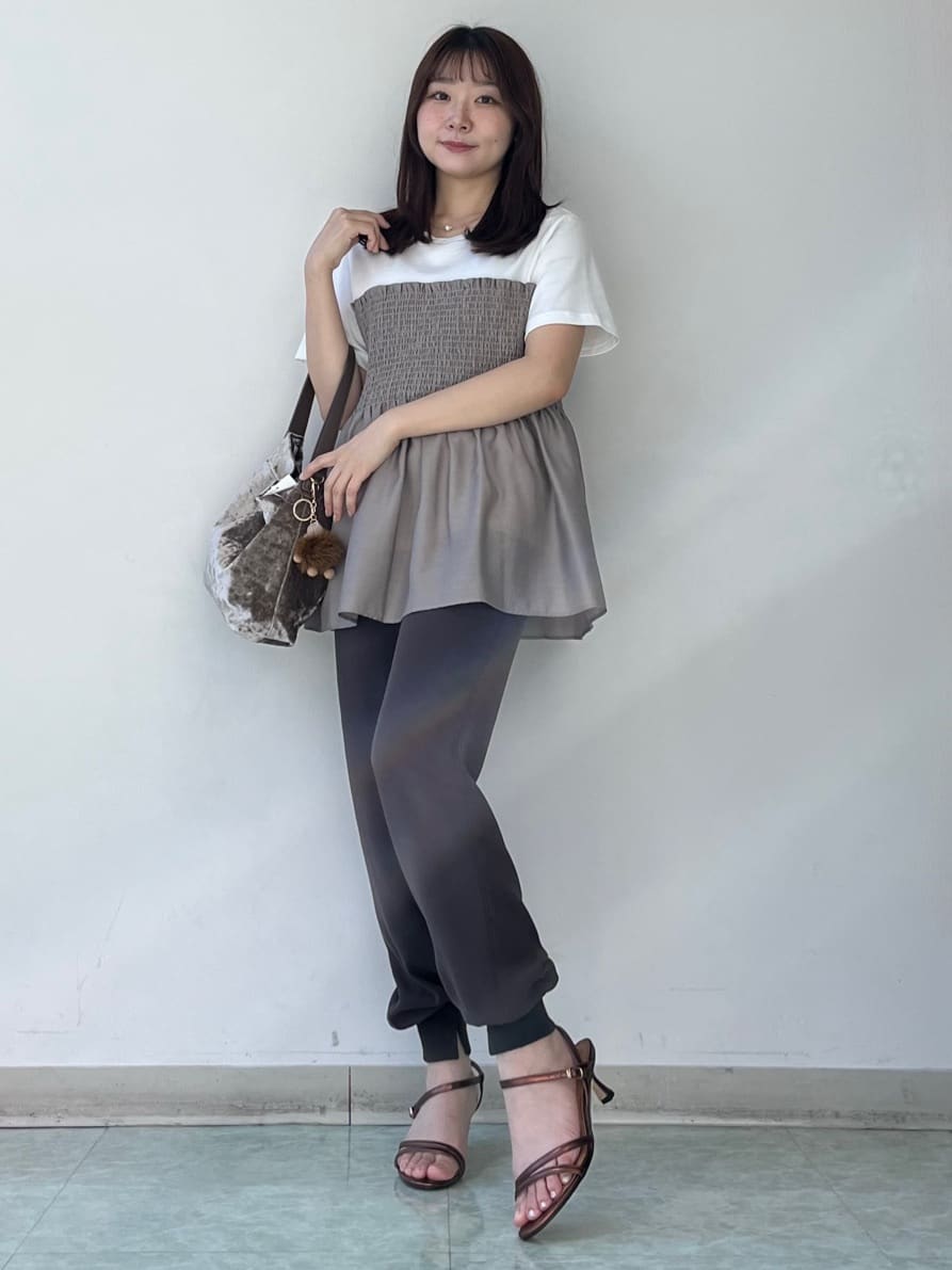 KAHOさんの「UNTITLED｜【コットン100/洗える/Tシャツ】シャーリングドッキングペプラム」を使ったコーディネート