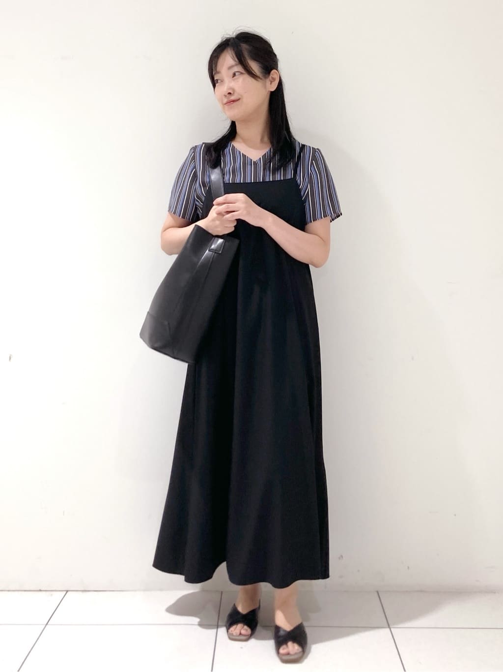 momokoさんの「INDIVI｜【UVケア】エアリージョーゼット キャミワンピース」を使ったコーディネート